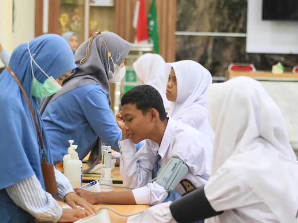 Pemeriksaan Kesehatan Gratis di SMK Ma'arif 2 Gombong: Upaya Deteksi Dini Kesehatan Murid Pemeriksaan Kesehatan Gratis di SMK Ma'arif 2 Gombong: Upaya Deteksi Dini Kesehatan Murid